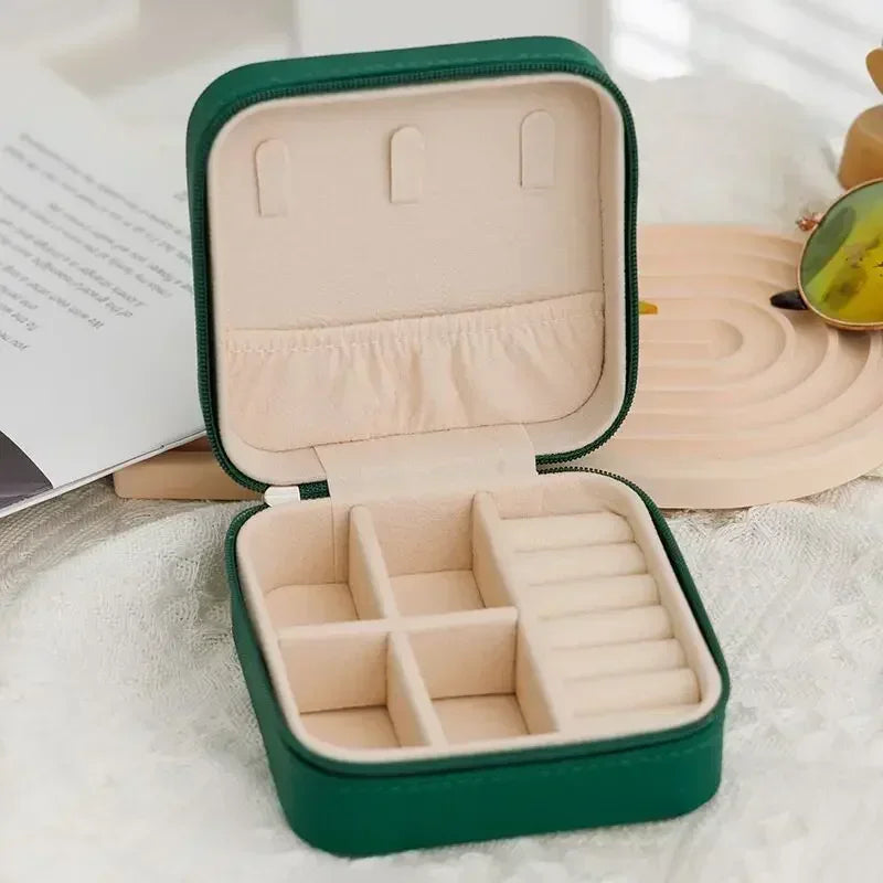 Portable Jewelry Storage Box Travel Organizer Jewelry Case Leather Storage Earrings Necklace Ring Jewelry Organizer Display