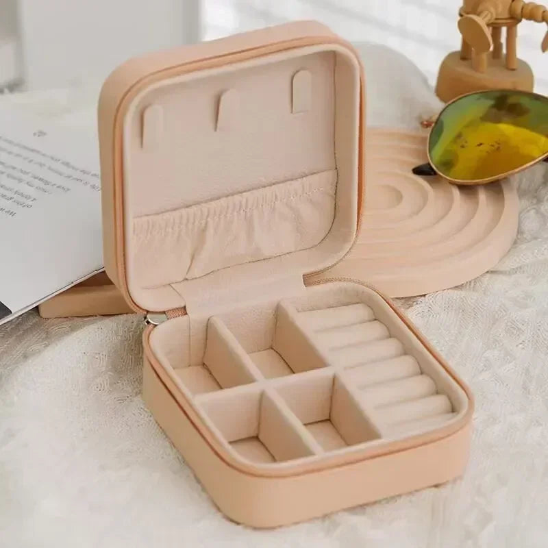 Portable Jewelry Storage Box Travel Organizer Jewelry Case Leather Storage Earrings Necklace Ring Jewelry Organizer Display